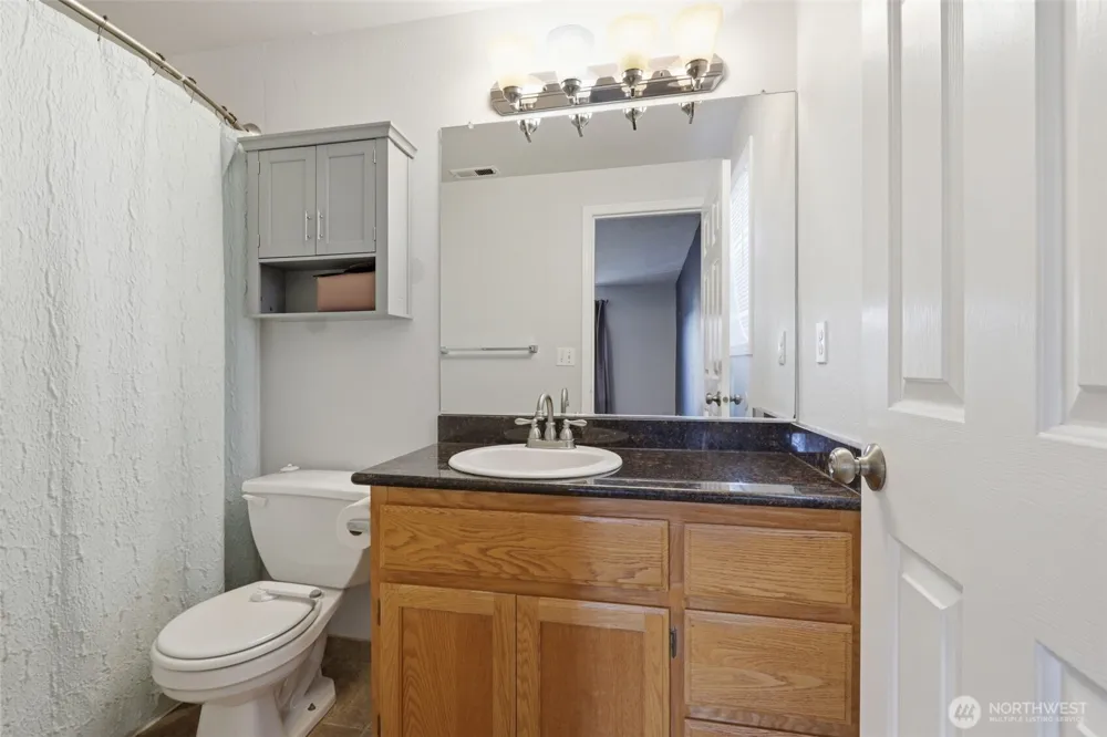 728 E Heritage Loop La Center, WA 98629