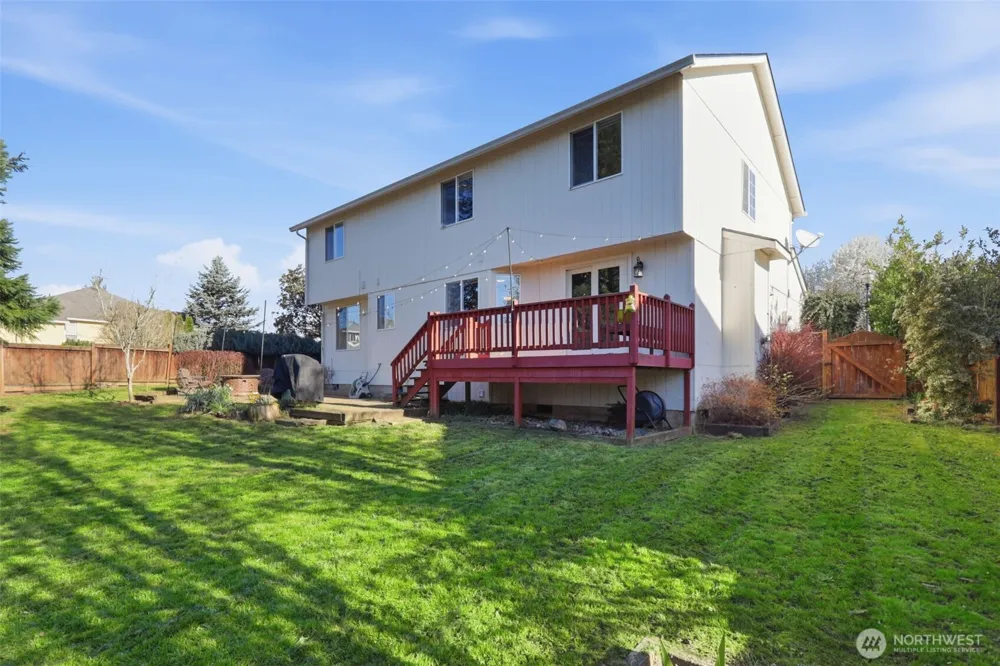 728 E Heritage Loop La Center, WA 98629