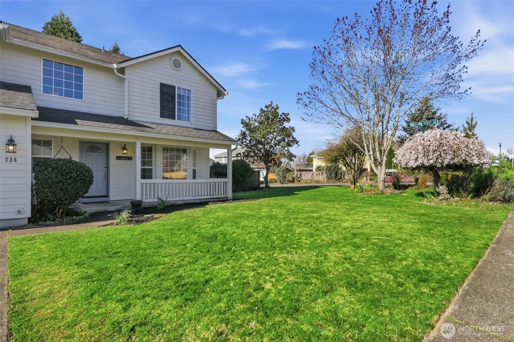 728 E Heritage Loop La Center, WA 98629