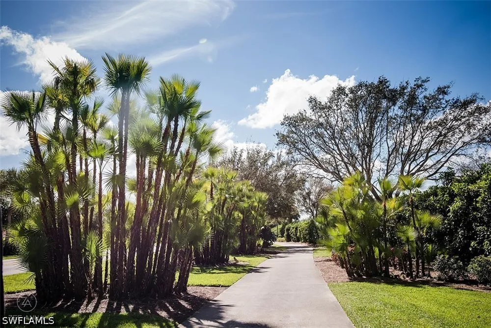 Laurel Greens Lane S #202 Naples, FL 34119