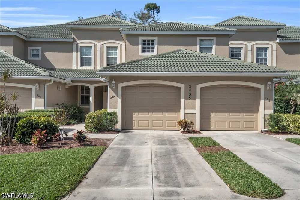 Laurel Greens Lane S #202 Naples, FL 34119