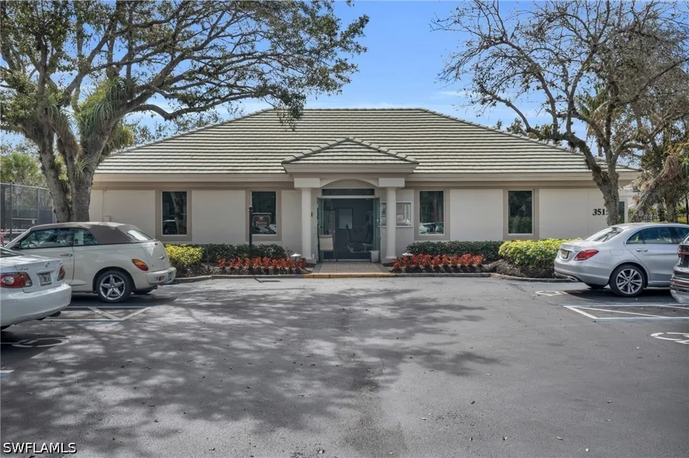Laurel Greens Lane S #202 Naples, FL 34119