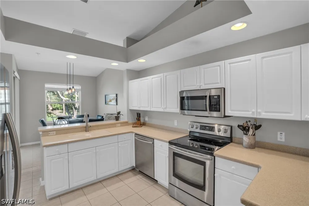 Laurel Greens Lane S #202 Naples, FL 34119