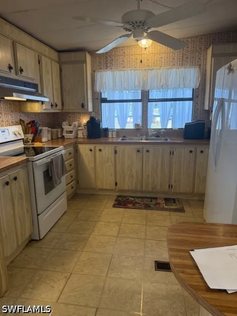 Pine Key Lane #210 Naples, FL 34114