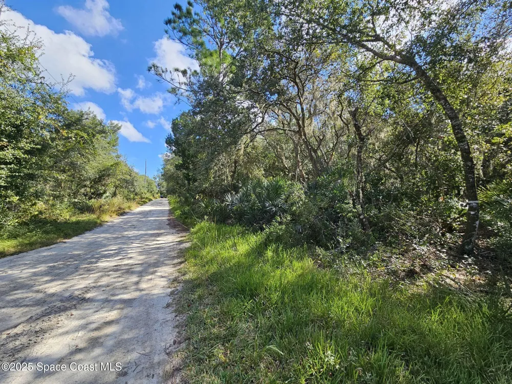 4600 Beacon Light Road Edgewater, FL 32141