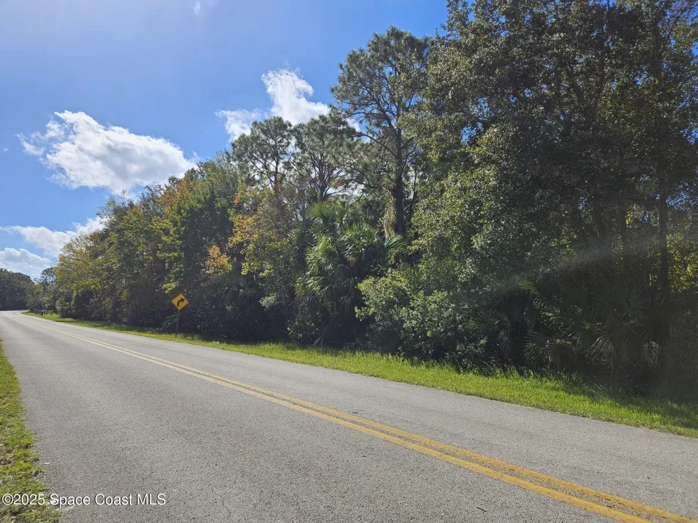 4600 Beacon Light Road Edgewater, FL 32141