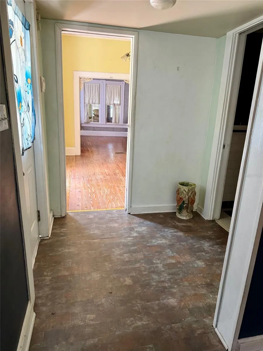117 S BROOKSVILLE AVENUE Brooksville, FL 34601
