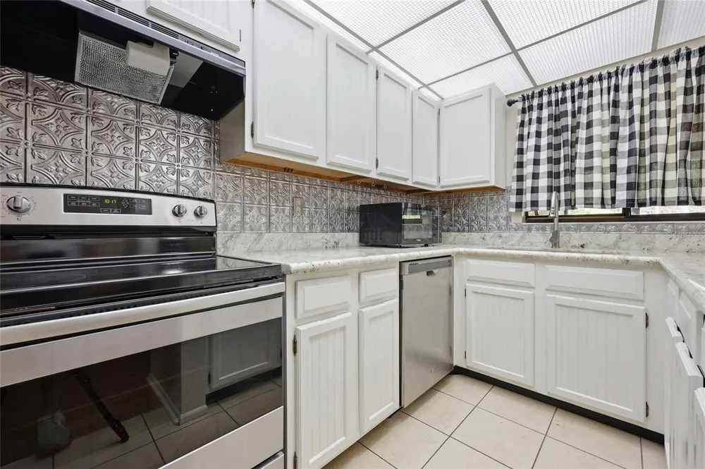 4128 NW 44TH DRIVE Gainesville, FL 32606