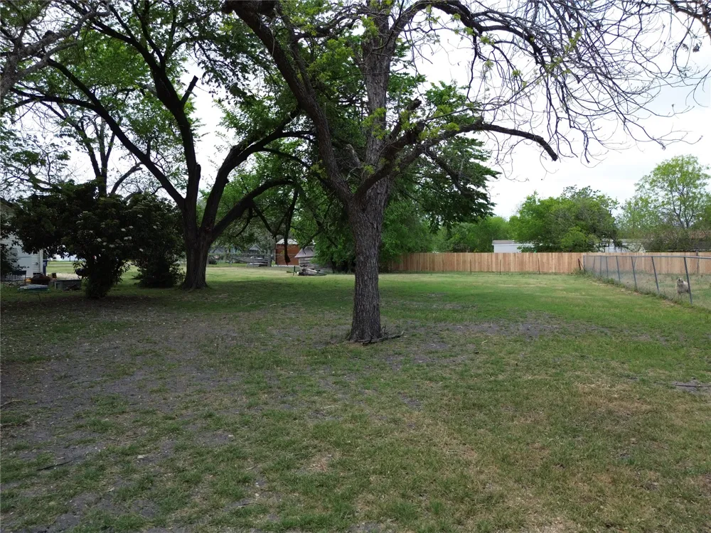 303 E Wolf Street Granger, TX 76530