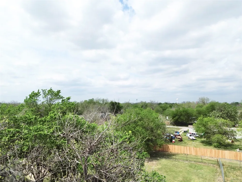 303 E Wolf Street Granger, TX 76530