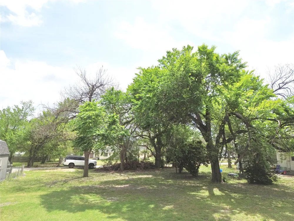 303 E Wolf Street Granger, TX 76530