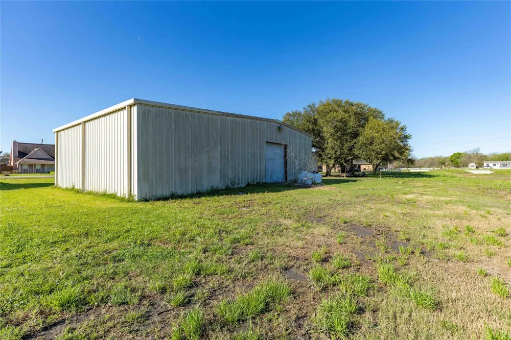 1324 Alpha Lane Crosby, TX 77532