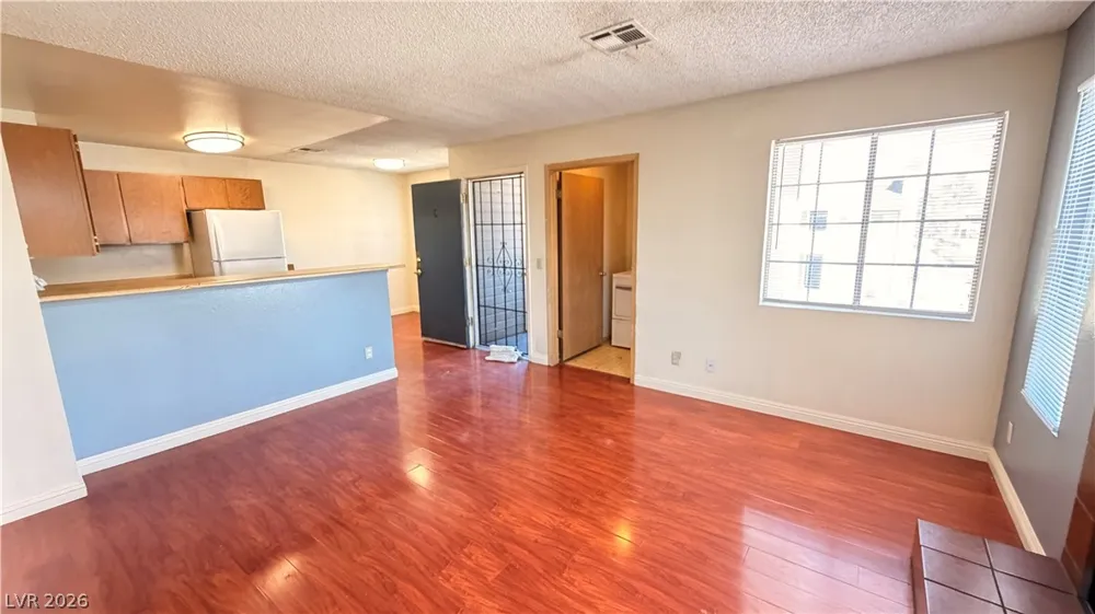 2754 Aarondavid Drive Las Vegas, NV 89121