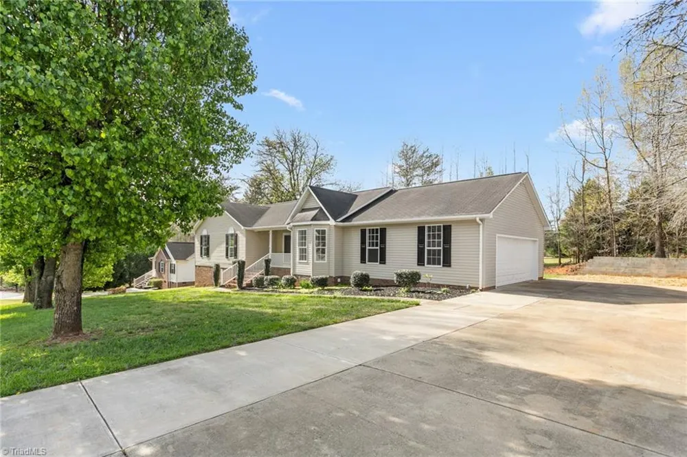 2506 Megan Drive Ramseur, NC 27316