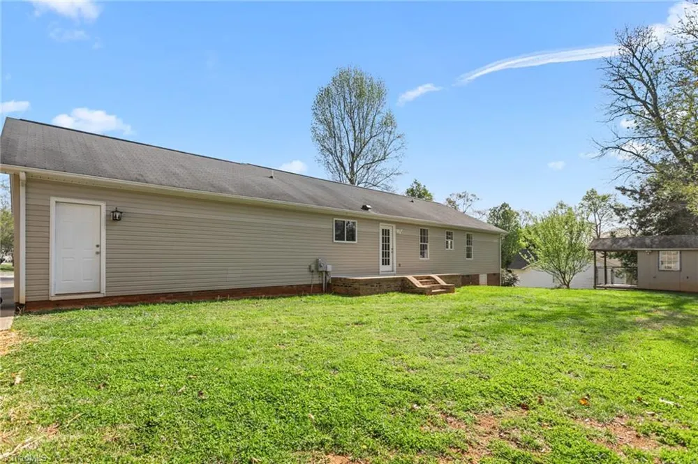 2506 Megan Drive Ramseur, NC 27316