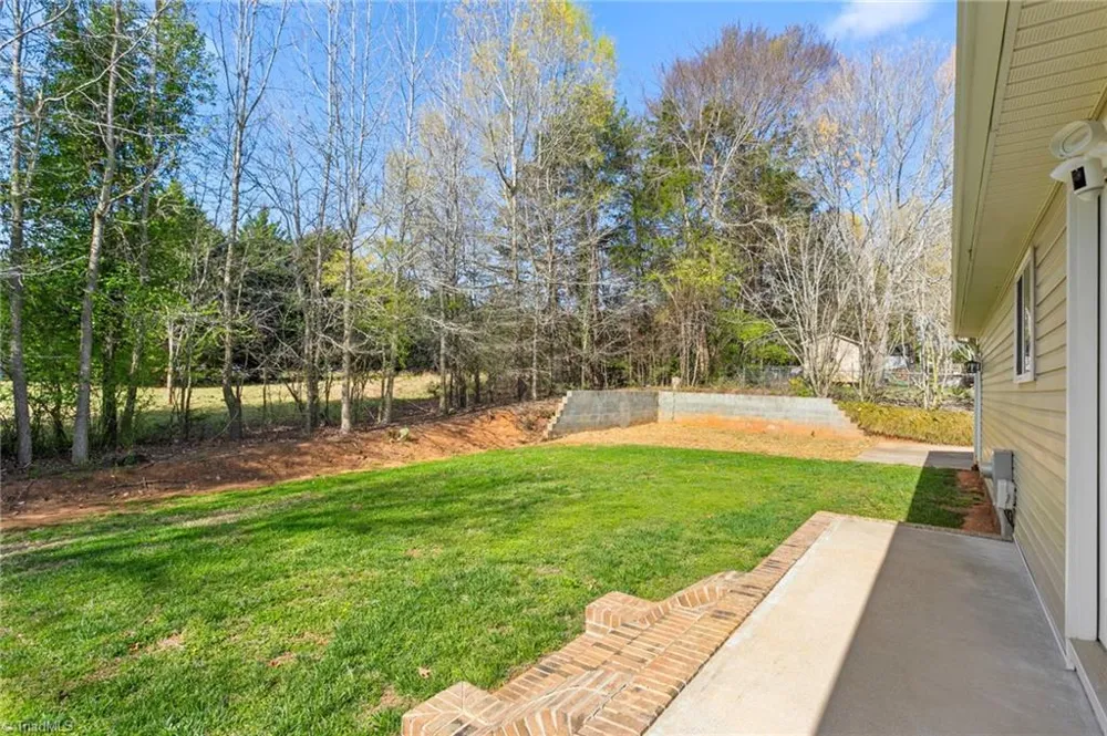 2506 Megan Drive Ramseur, NC 27316