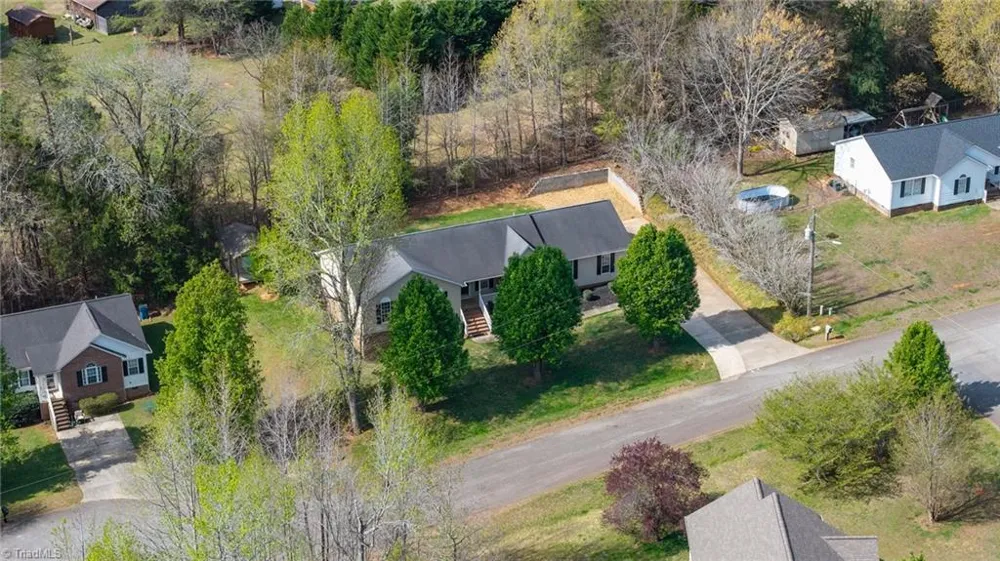 2506 Megan Drive Ramseur, NC 27316