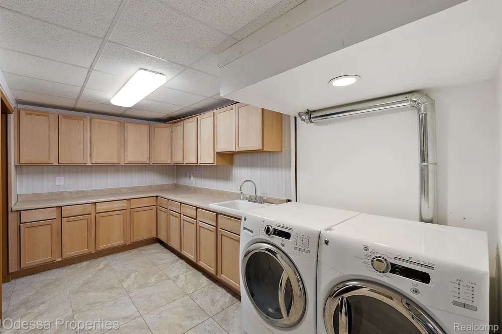 7525 22 MILE ROAD Shelby Charter Township, MI 48317