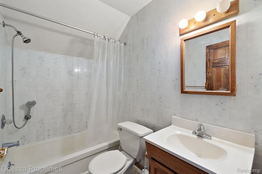 7525 22 MILE ROAD Shelby Charter Township, MI 48317
