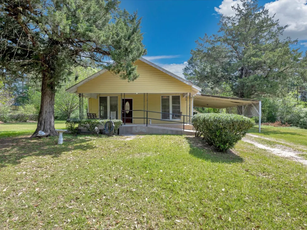 1216 Hendrix Avenue Diboll, TX 75941