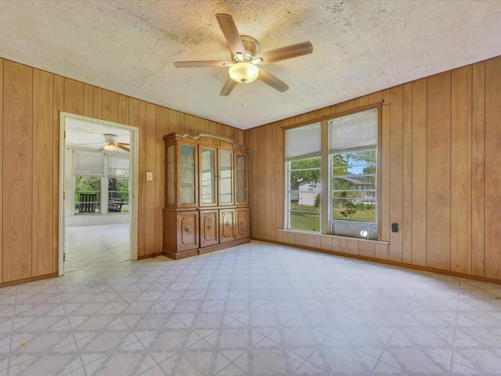 1216 Hendrix Avenue Diboll, TX 75941