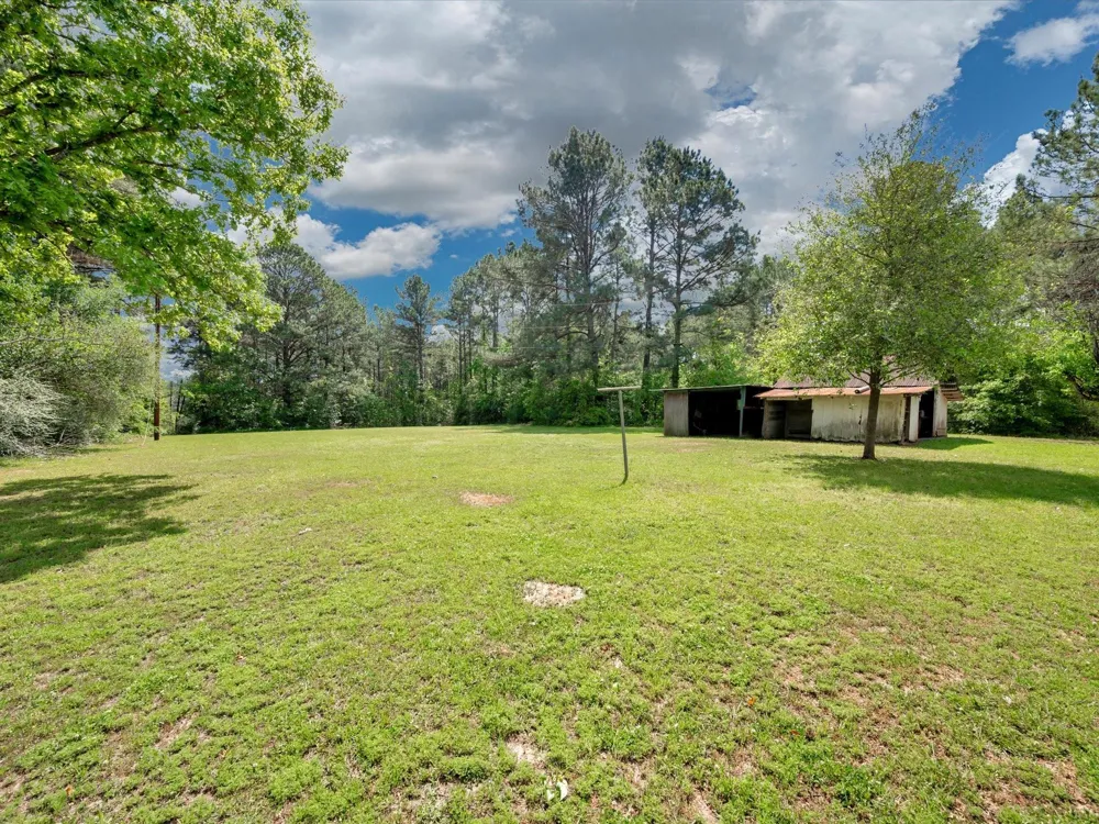 1216 Hendrix Avenue Diboll, TX 75941