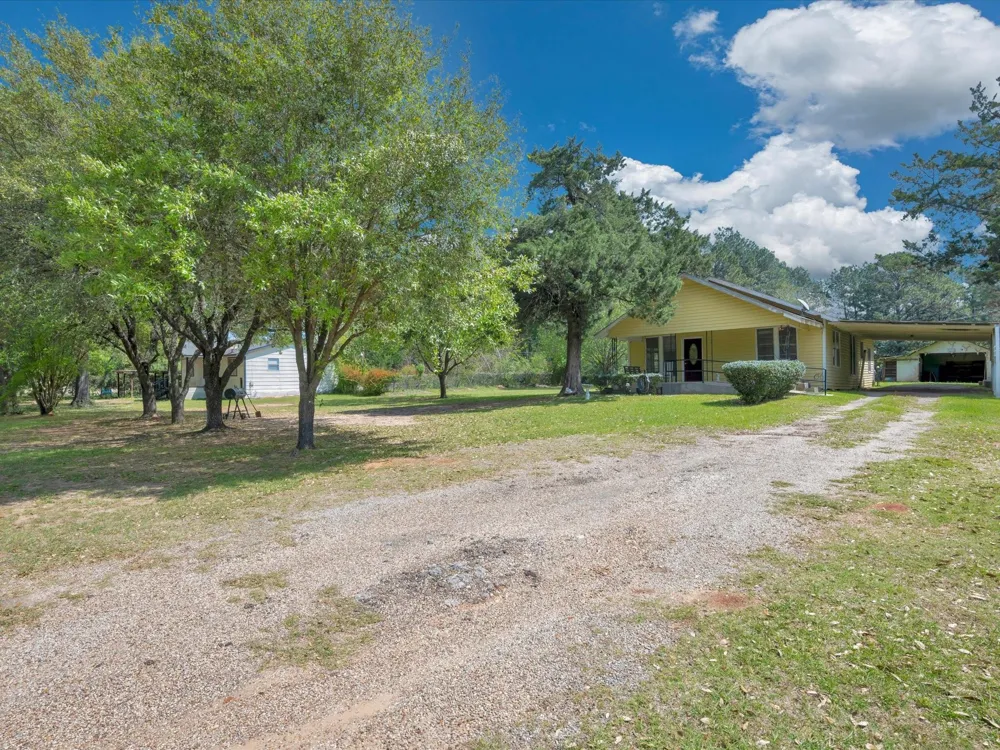 1216 Hendrix Avenue Diboll, TX 75941