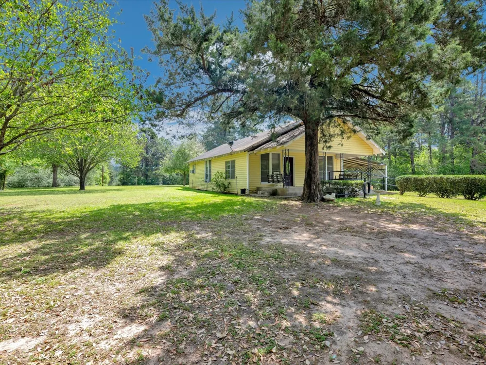 1216 Hendrix Avenue Diboll, TX 75941