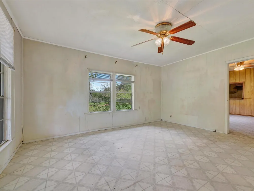 1216 Hendrix Avenue Diboll, TX 75941