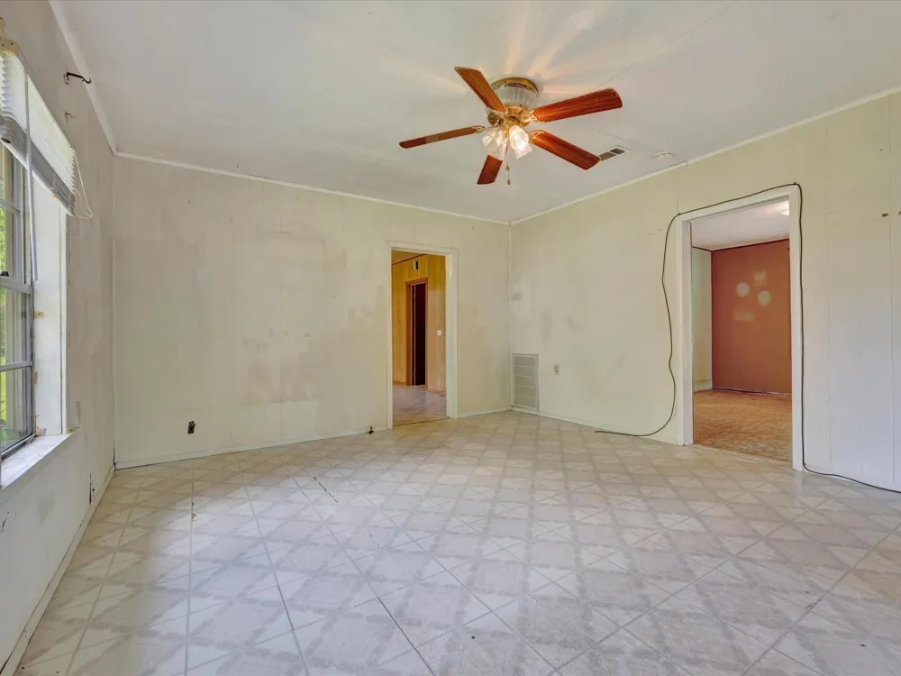 1216 Hendrix Avenue Diboll, TX 75941