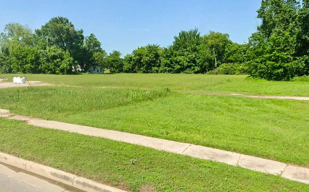 1501 S La Salle Street Navasota, TX 77868