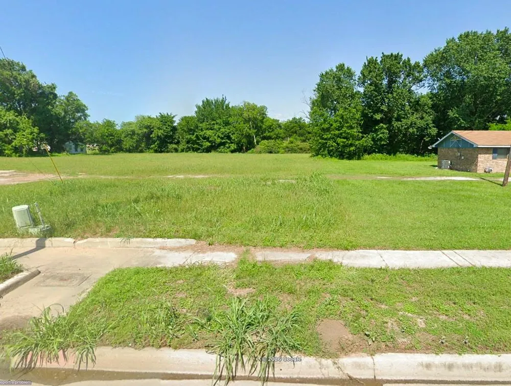 1501 S La Salle Street Navasota, TX 77868