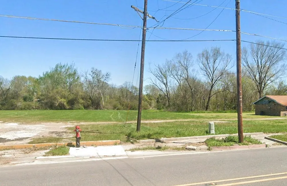 1501 S La Salle Street Navasota, TX 77868