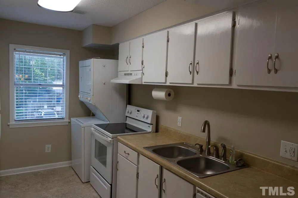 109 Scott Lane #109 Chapel Hill, NC 27514