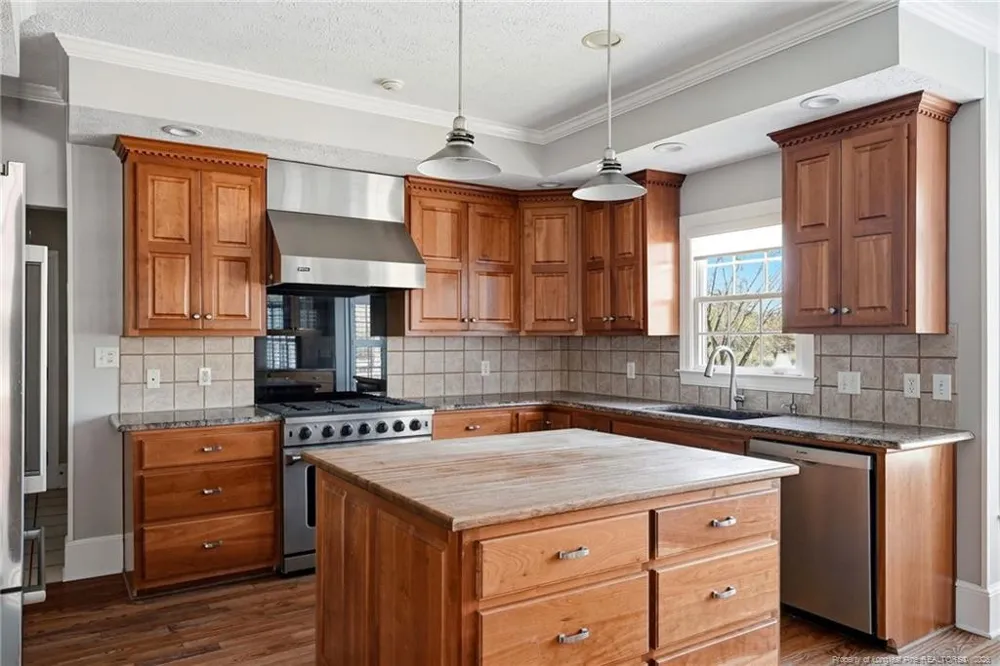 1302 Oakridge Boulevard Lumberton, NC 28358
