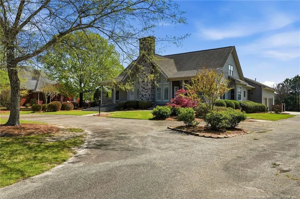 1302 Oakridge Boulevard Lumberton, NC 28358