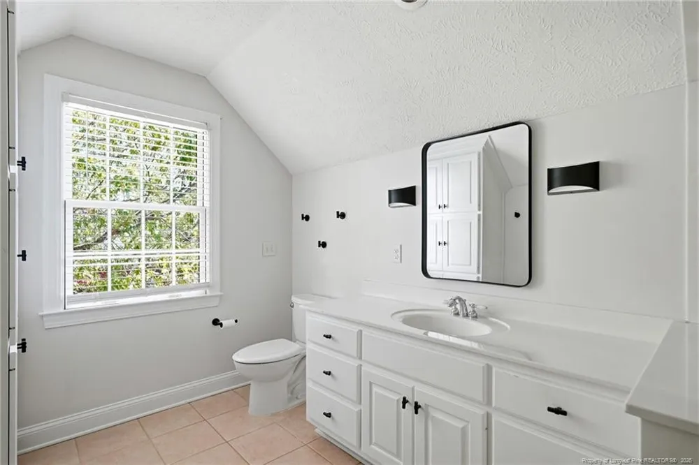 1302 Oakridge Boulevard Lumberton, NC 28358