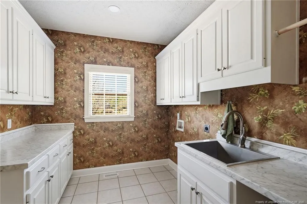 1302 Oakridge Boulevard Lumberton, NC 28358