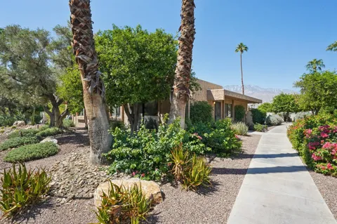 2201 Los Patos Drive