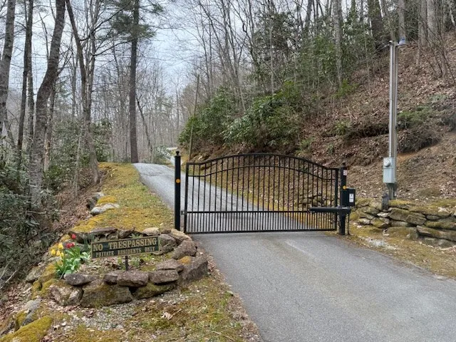Parachute Ridge Glenville, NC 28736