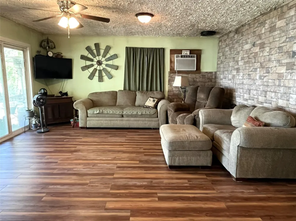 287 Lcr 737 Thornton, TX 76687