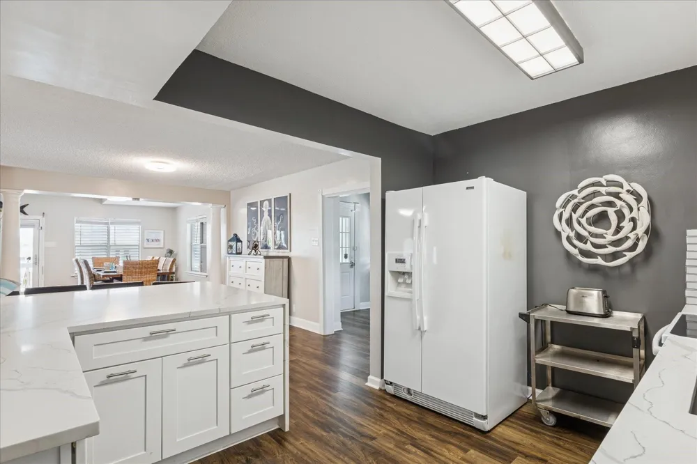 1330 Coral Way Tiki Island, TX 77554
