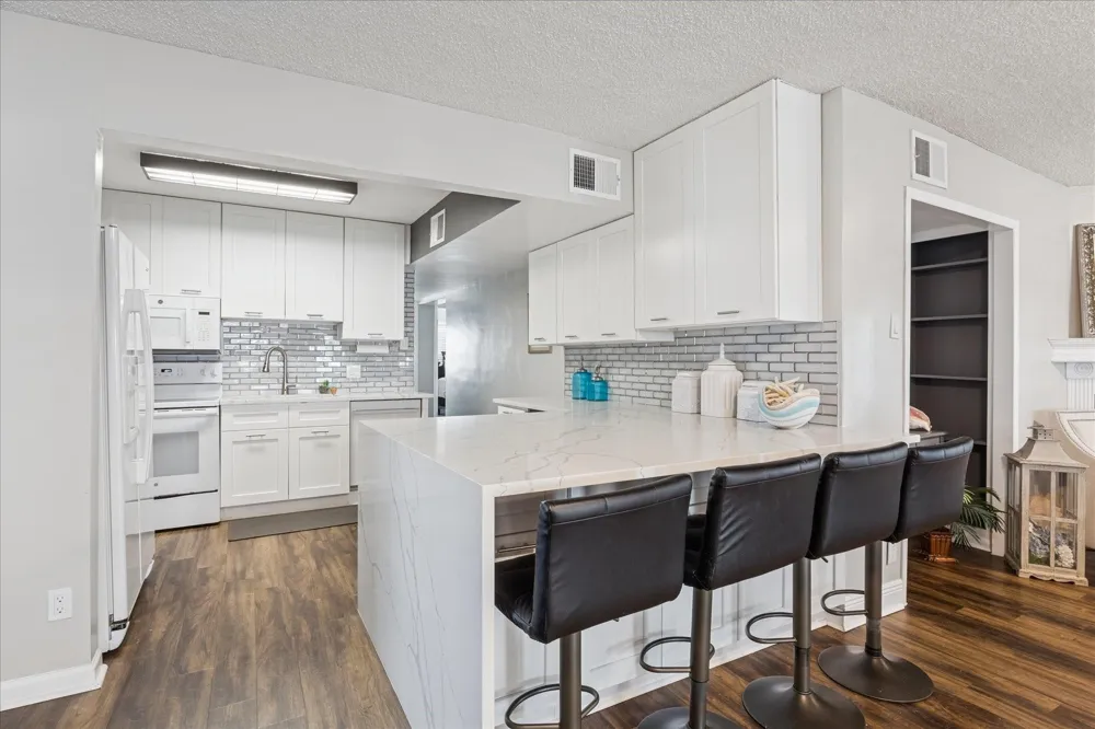 1330 Coral Way Tiki Island, TX 77554
