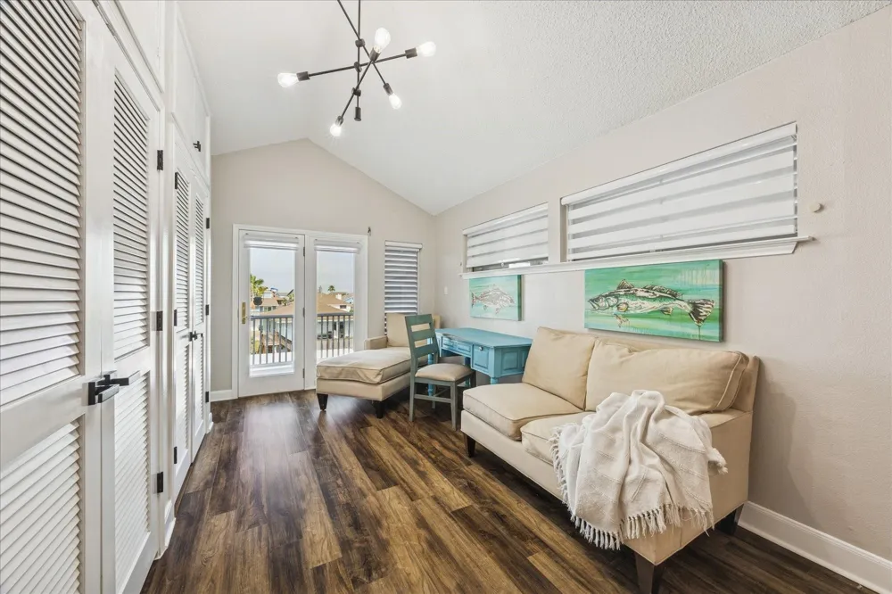 1330 Coral Way Tiki Island, TX 77554