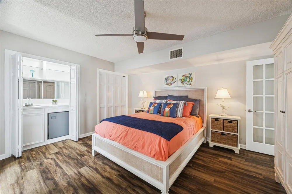 1330 Coral Way Tiki Island, TX 77554