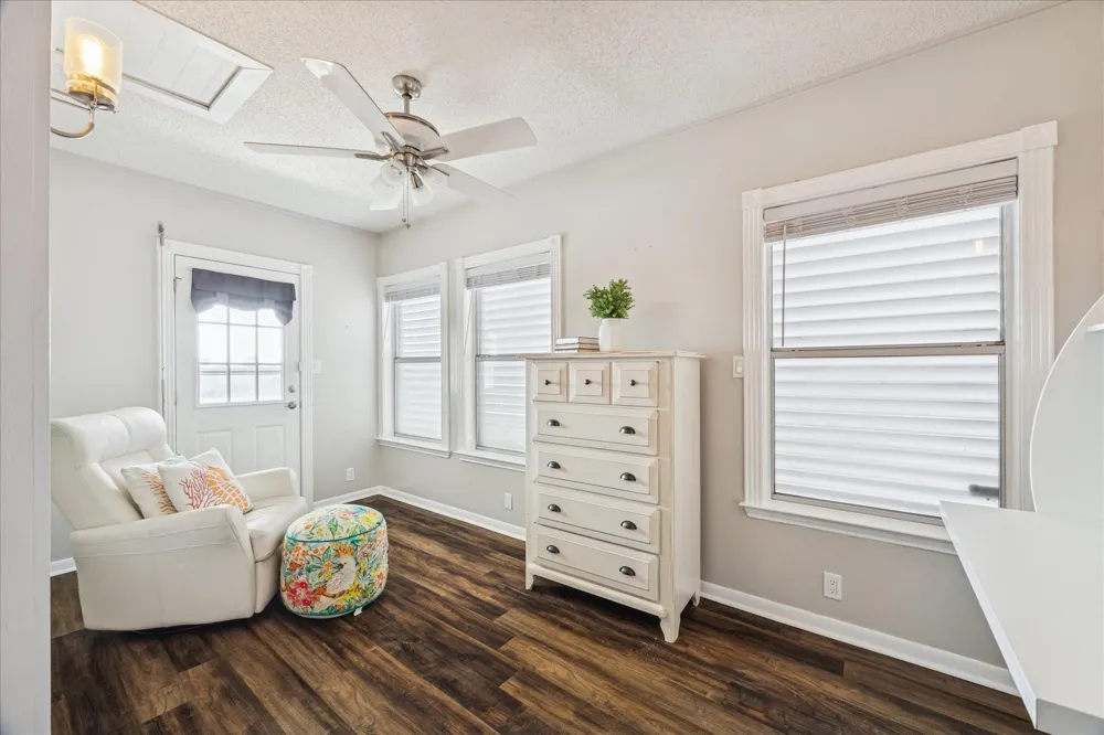 1330 Coral Way Tiki Island, TX 77554