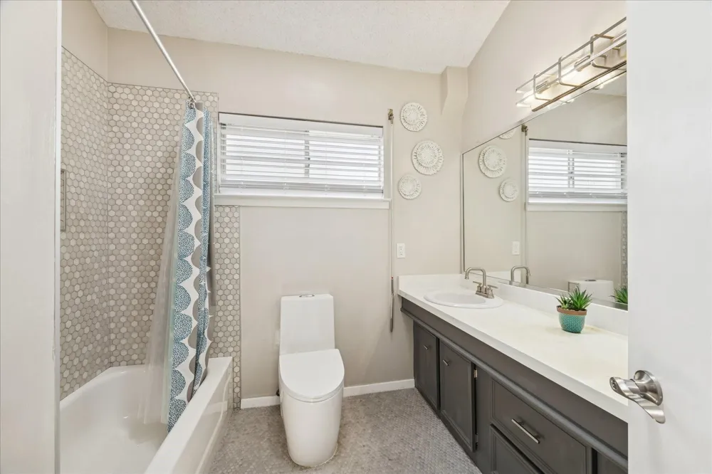 1330 Coral Way Tiki Island, TX 77554