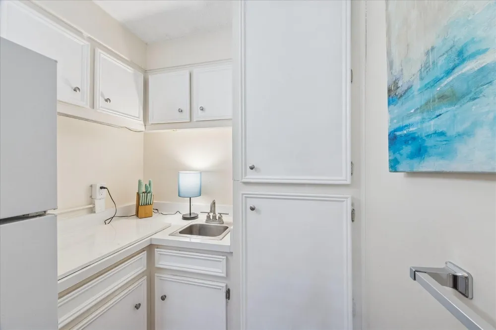 1330 Coral Way Tiki Island, TX 77554