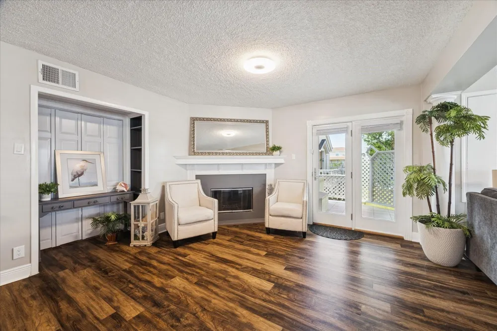 1330 Coral Way Tiki Island, TX 77554