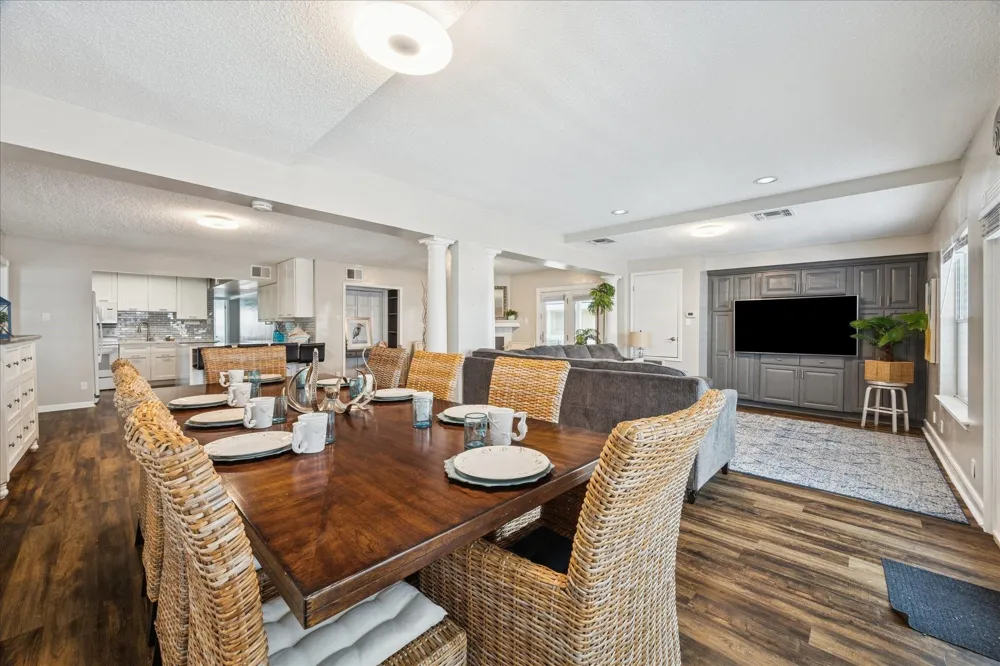 1330 Coral Way Tiki Island, TX 77554